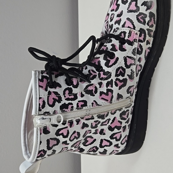 Sketchers Cheetah Pink & Black Boots - Picture 7 of 8